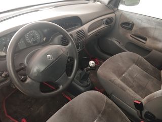 Renault Megane 1.9 GT 220 2001