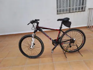 Bicicleta de montaña. Talla S en muy buen estado.