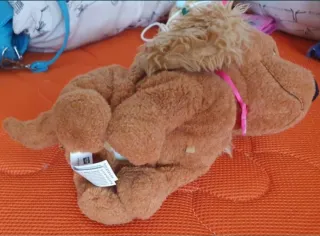 Brinquedo Lucy canta e dança