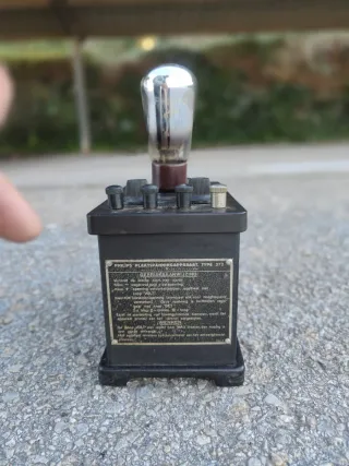 Antigua alimentación para radio de válvula Philips