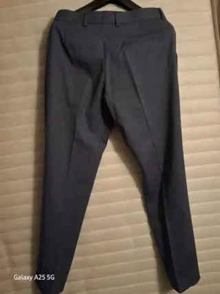 Traje chico joven graduación color azul de zara