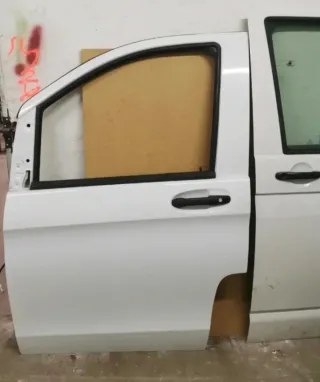 Puerta Delantera Izquierda Vito V447