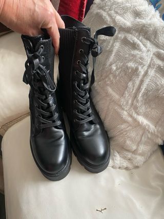 Botines negros con cordones Mary Paz, t.40