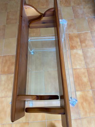 Pareja de lejas de pared, de madera de pino