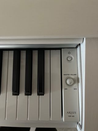 Piano Yamaha Arius YDP-143 Bianco