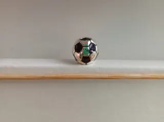Charm Pelota de Fútbol Plata y Negro