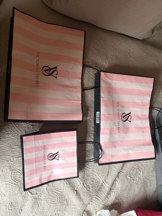 Bolsas Victoria's Secret dos grandes y una pequeña