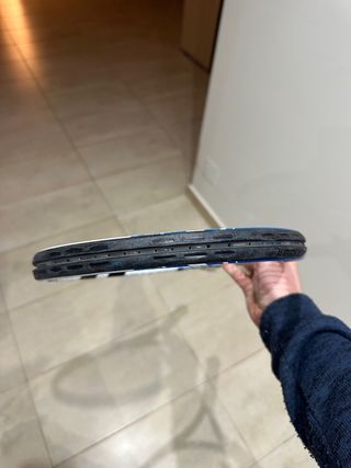 3 raquetas de tenis con funda y pelotas