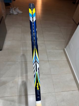 3 raquetas de tenis con funda y pelotas