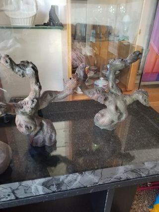 Acuario con mueble y detalles