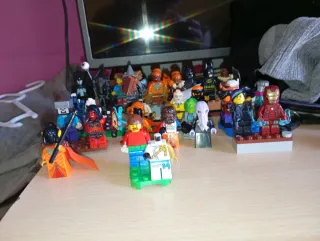 Piezas y figuras lego