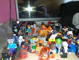 Piezas y figuras lego