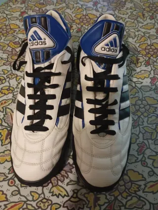 Deportivas Adidas Blancas y Azules