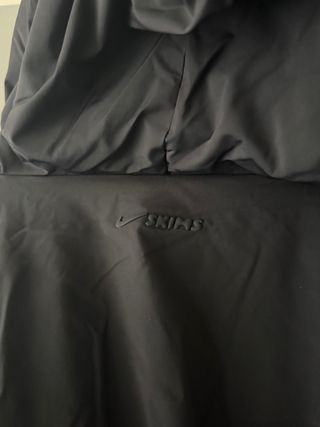 Nike SKIMS Chaqueta Nylon Cruzada Talla Única