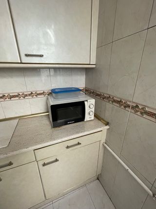 Combi Frigorífico + TV Sony + Microondas