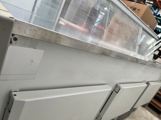 Vitrina expositora refrigerada