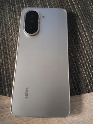 Movil casi nuev tuene 6 meses