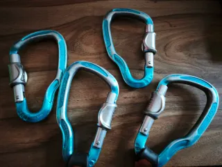 4 mosquetones Camp Nomad vía ferrata y cinta 60