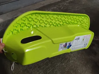 Slittino da neve verde