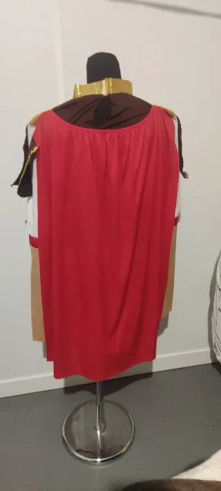 Disfraz de romano y romana o tabernera