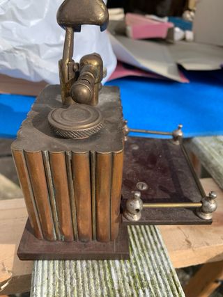 Accendino da tavolo antico