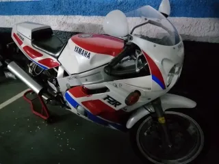 Yamaha FZR 600