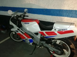 Yamaha FZR 600