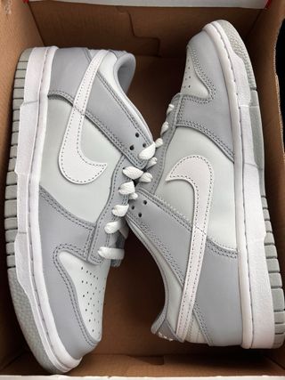 Zapatillas Nike Dunk Low Gris y Blanco