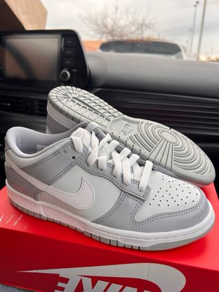 Zapatillas Nike Dunk Low Gris y Blanco