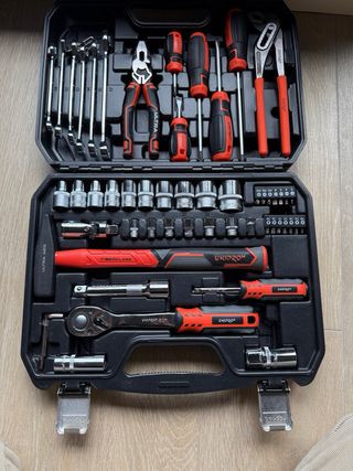 Maletín Herramientas Dnipro-M 56 Piezas