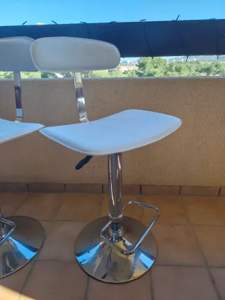Taburete polipiel y metal