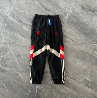 Chándal Manchester United Adidas Negro Rojo