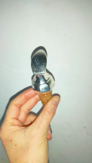 Decantador dispensador vino antiguo plata tapón