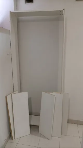 Armario sin puertas