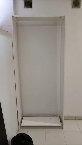 Armario sin puertas