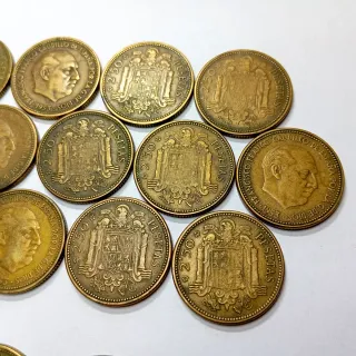 # BAY3 7. 34 monedas 2,50 pesetas ver descripción
