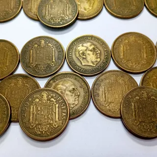 # BAY3 7. 34 monedas 2,50 pesetas ver descripción
