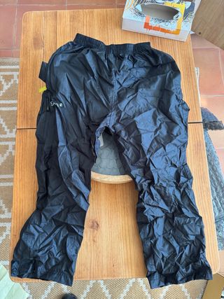 Pantalon chubasquero niño ultracompacto
