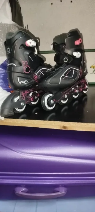 Patines línea Decathlon chica. Extensibles .Bolsa