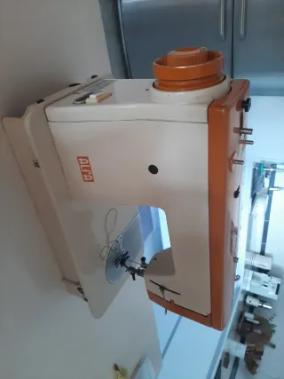 Vendo maquina de coser ALFA