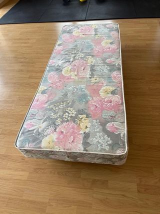 Cama single de 90 cm , base + colchon
