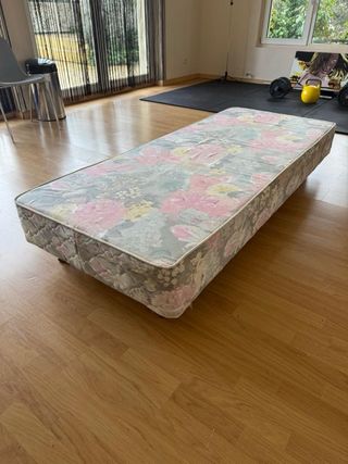 Cama single de 90 cm , base + colchon