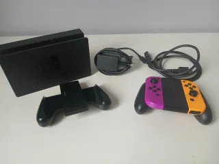 Nintendo Switch con controller e accessori