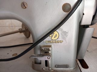 macchina da cucire industriale Durkopp con banco