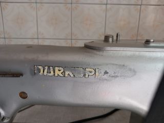 macchina da cucire industriale Durkopp con banco