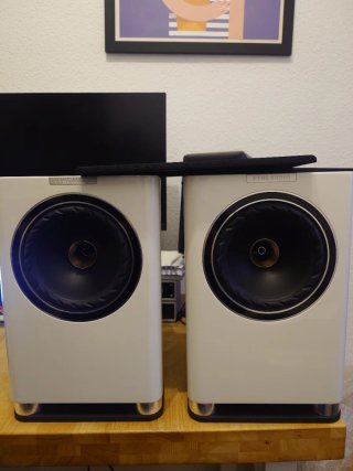 Altavoces Fyne Audio F700