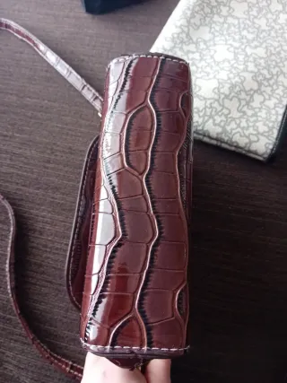 Bolso marrón efecto piel cocodrilo