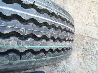 Neumático camión remolque 8.25 R15