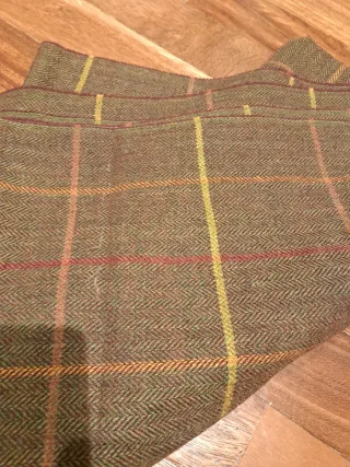 Bufanda marrón espiga con flecos verdes