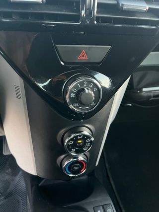 Toyota iQ 1.3i 100cv, 75.000 km, etiqueta C, 2011